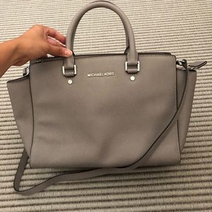 MICHAEL KORS STRUCTURED PURSE
